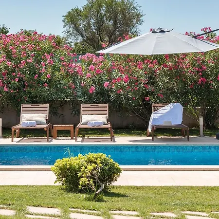 Villa Viviana Valbandon Heated Pool *