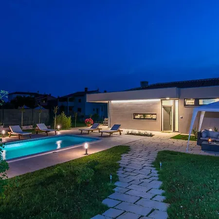 Viviana Valbandon Heated Pool *